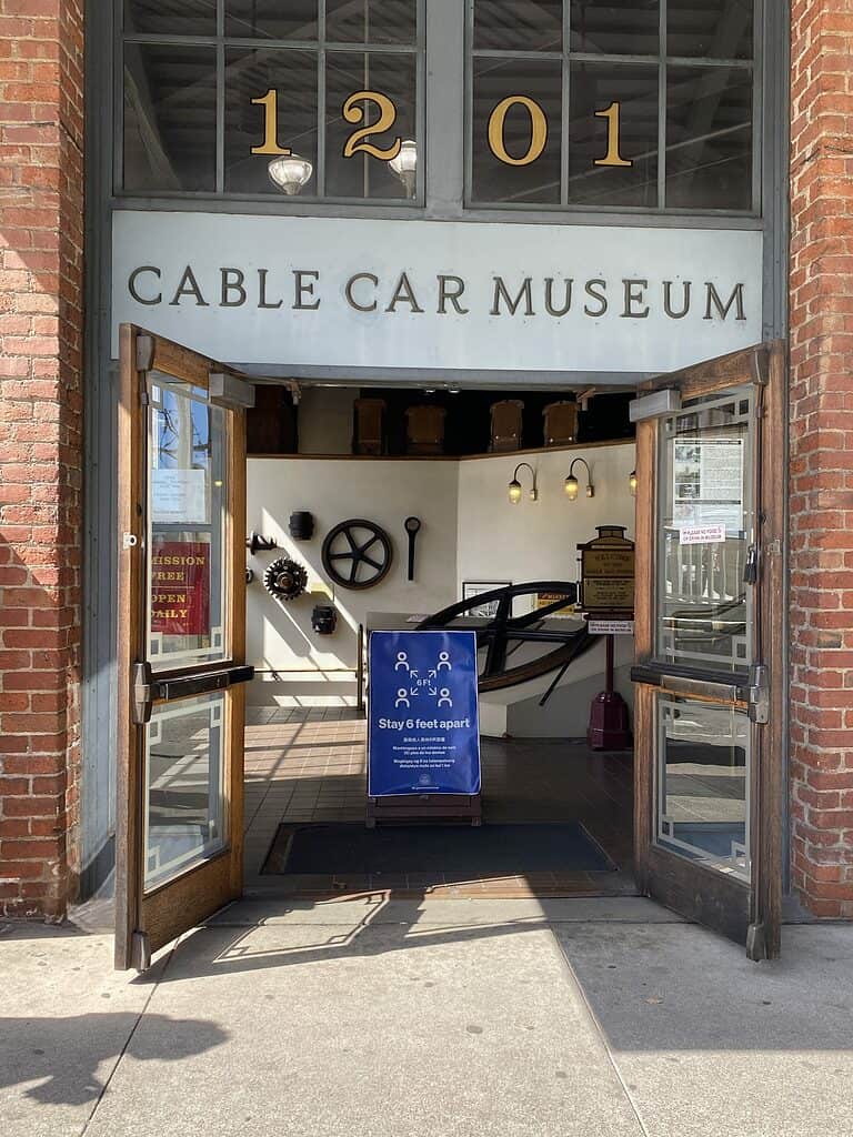 20220323 SpringBreak 8260 Cable car museum in San Francisco with kids