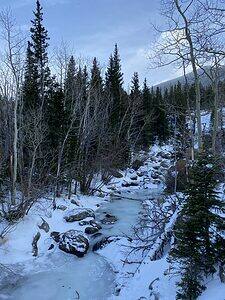 Winter hiking tips to stay safe and warm