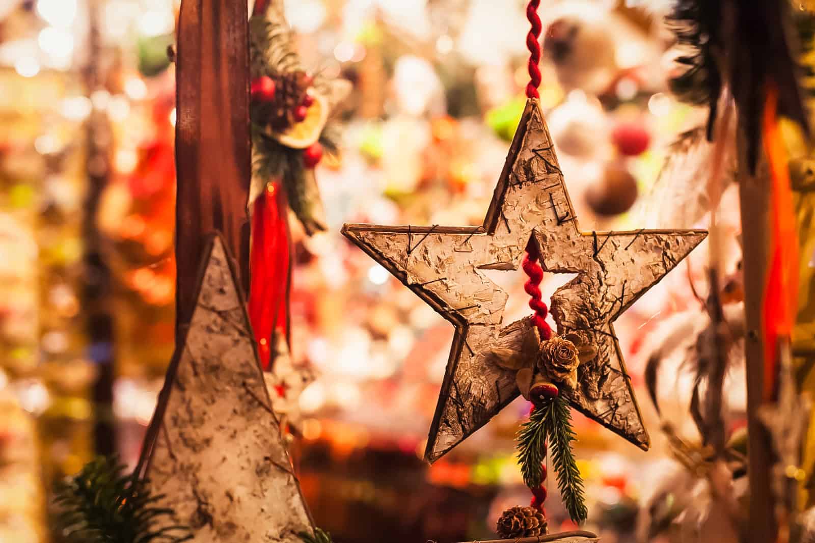 Chatsworth House Christmas market and colorful decorations.